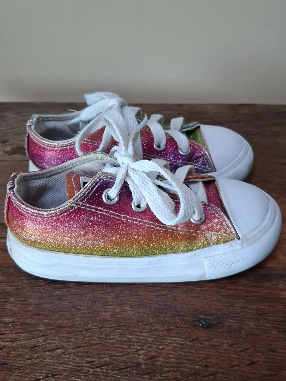 Converse - Low Toddler Rainbow Glitter Sneakers; Size 6